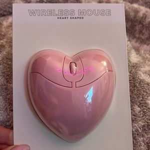 Target bull’s-eye valentines. Heart , pink wireless mouse. NWT sold out 💕
